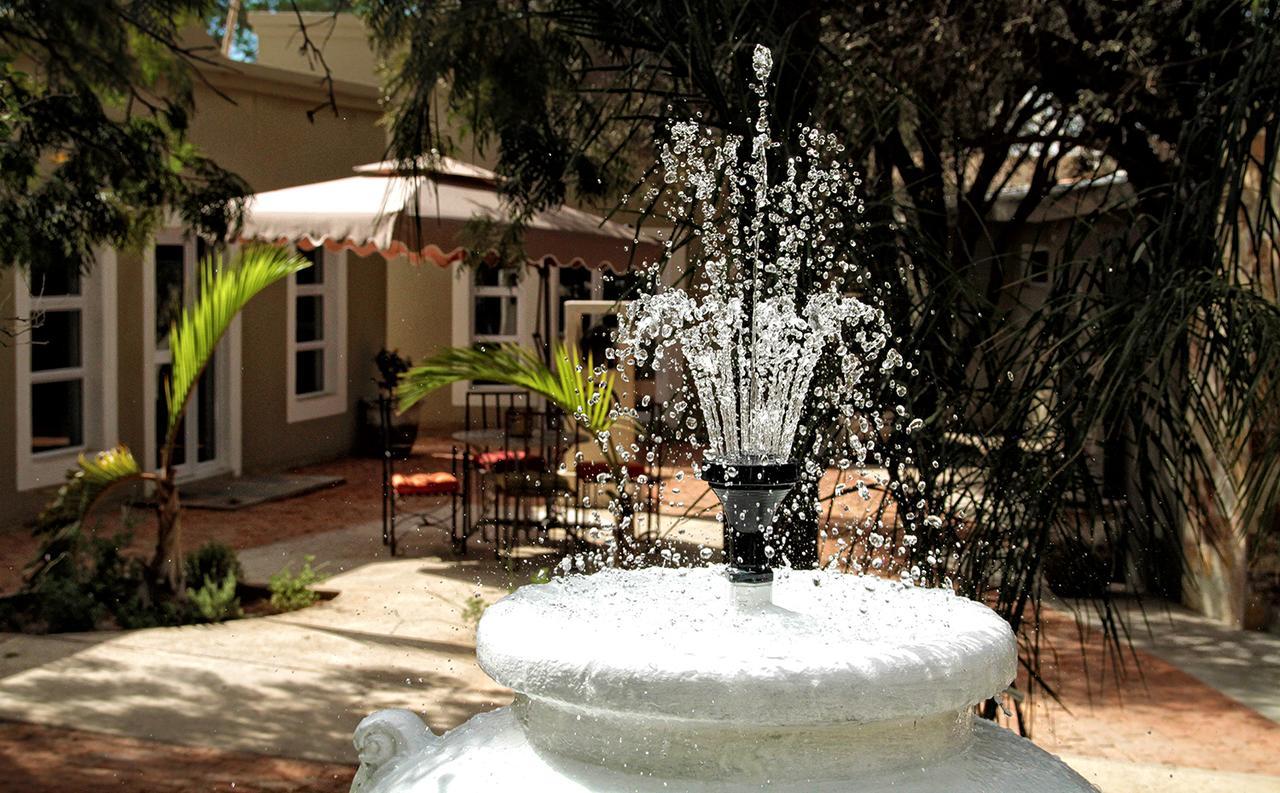 Village Boutique Hotel Otjiwarongo Buitenkant foto
