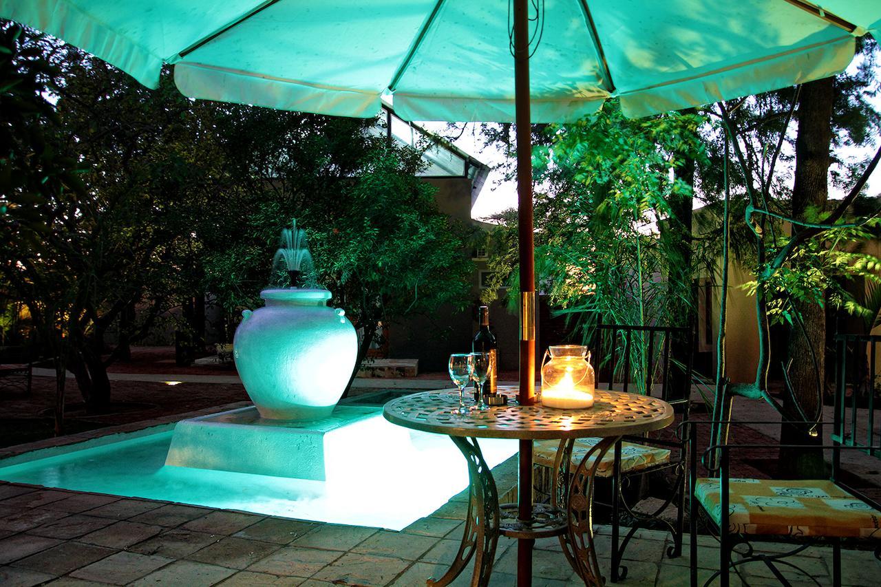 Village Boutique Hotel Otjiwarongo Buitenkant foto