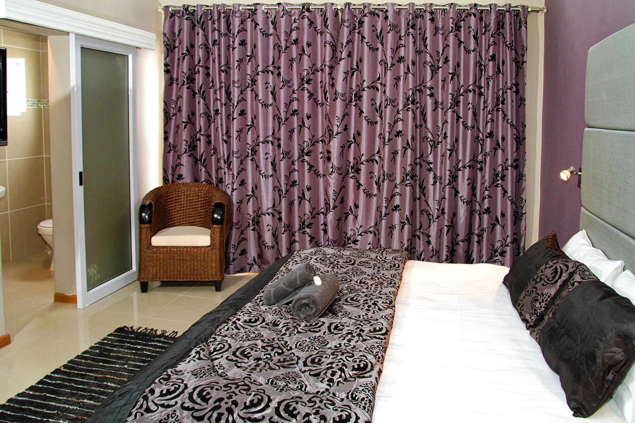 Village Boutique Hotel Otjiwarongo Buitenkant foto