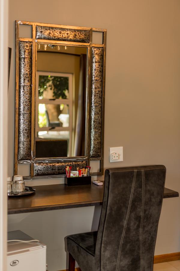 Village Boutique Hotel Otjiwarongo Buitenkant foto