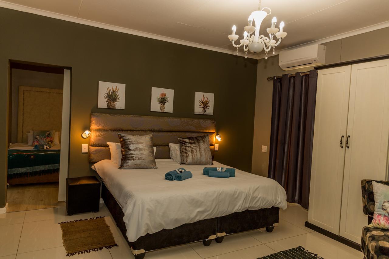 Village Boutique Hotel Otjiwarongo Buitenkant foto