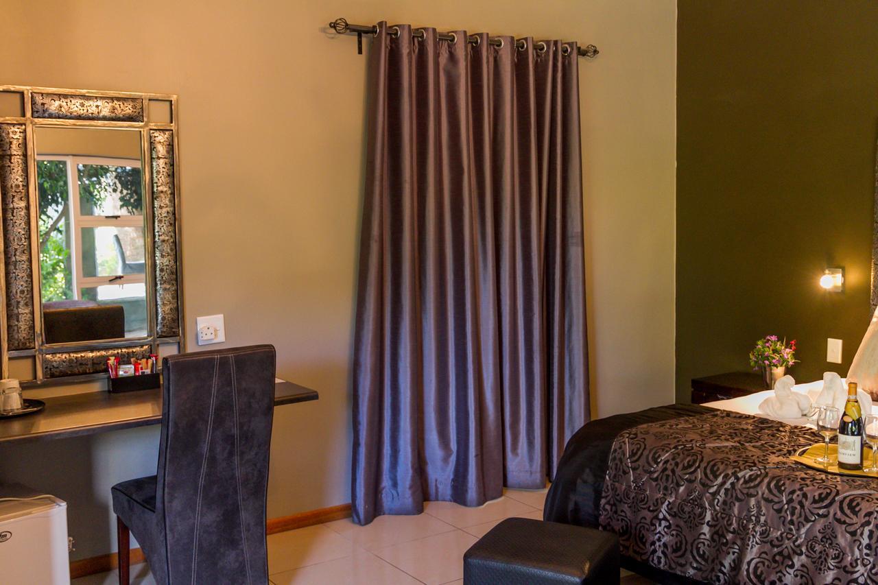 Village Boutique Hotel Otjiwarongo Buitenkant foto