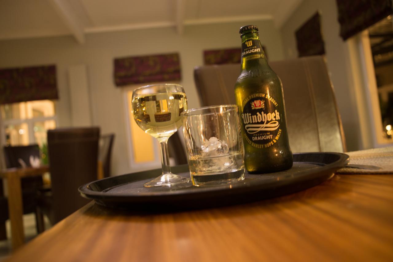 Village Boutique Hotel Otjiwarongo Buitenkant foto