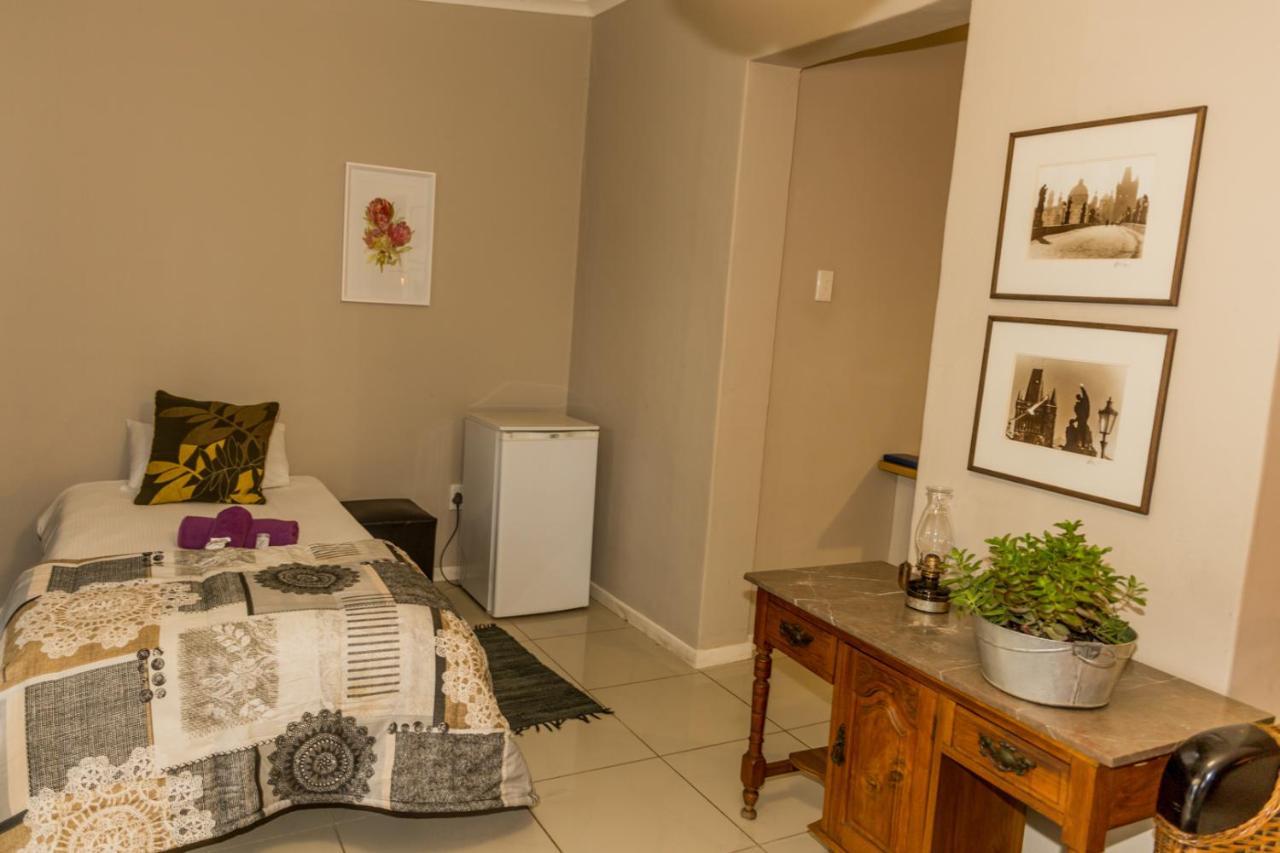 Village Boutique Hotel Otjiwarongo Buitenkant foto